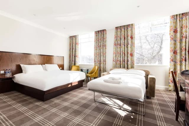 Radisson Blu Hotel, London Euston Square-Family Room-3