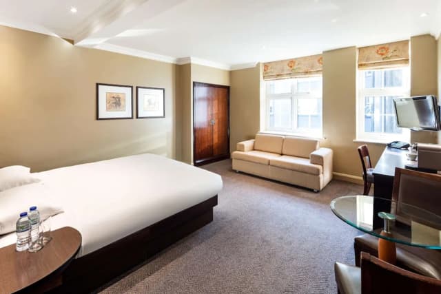 Radisson Blu Hotel, London Euston Square-Family Room-4