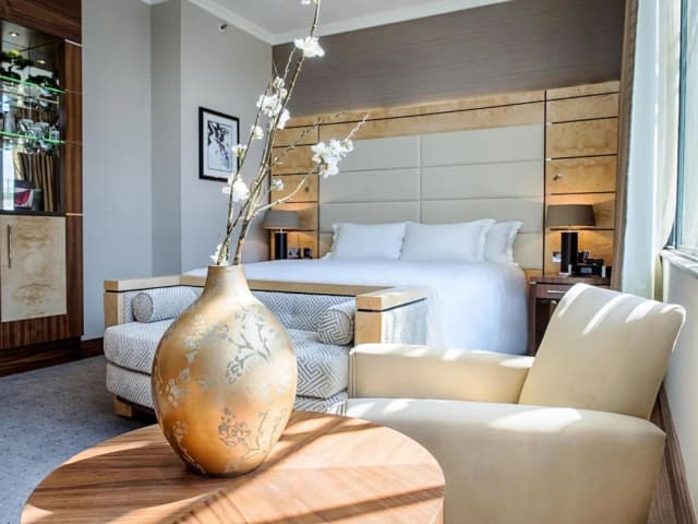 ヒルトン ロンドン パディントン-GWR Tower Room, 1 King Bed (Lounge Access), City View-9