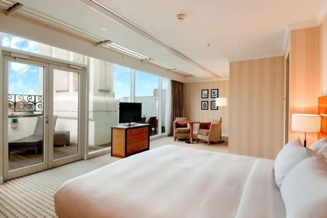 Hilton London Paddington-Executive Terrace Suite, 1 King Bed, Terrace, City View-7