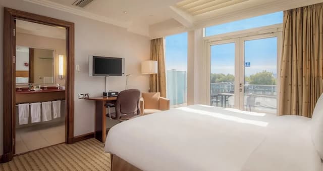 Hilton London Paddington-Executive Terrace Suite, 1 King Bed, Terrace, City View-9