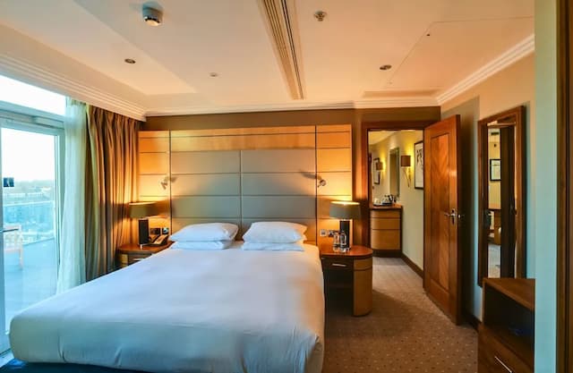 Hilton London Paddington-Executive Terrace Suite, 1 King Bed, Terrace, City View-1