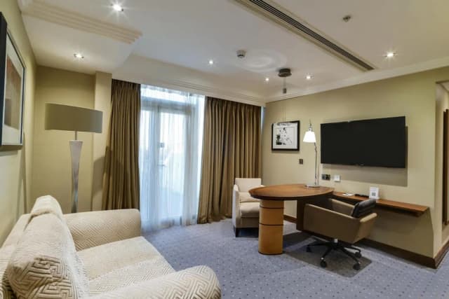 Hilton London Paddington-Executive Terrace Suite, 1 King Bed, Terrace, City View-9