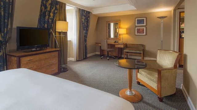 Hilton London Paddington-Executive Terrace Suite, 1 King Bed, Terrace, City View-3