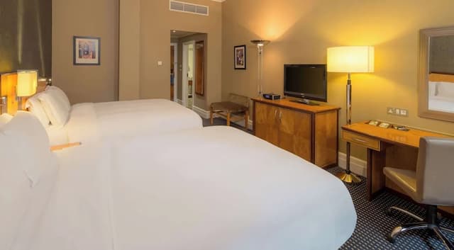 Hilton London Paddington-Family Superior Room, 2 Double Beds-6