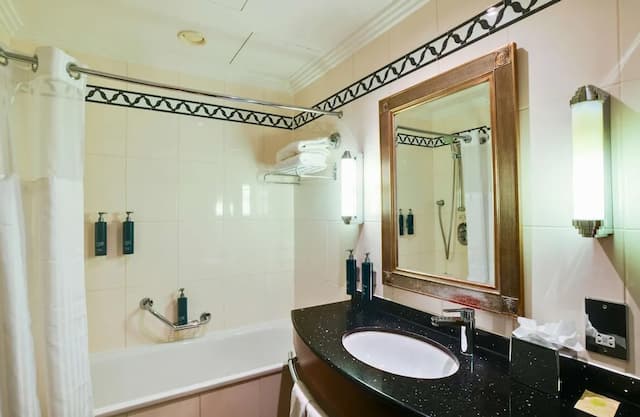 Hilton London Paddington-Terrace Family Suite, 2 Double Beds, Terrace-4