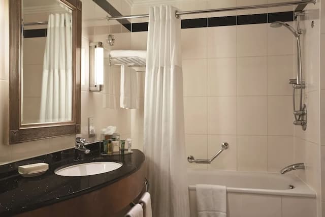 Hilton London Paddington-Standard Room, 1 Double Bed-5