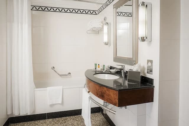 Hilton London Paddington-Suite, 1 Queen Bed-5