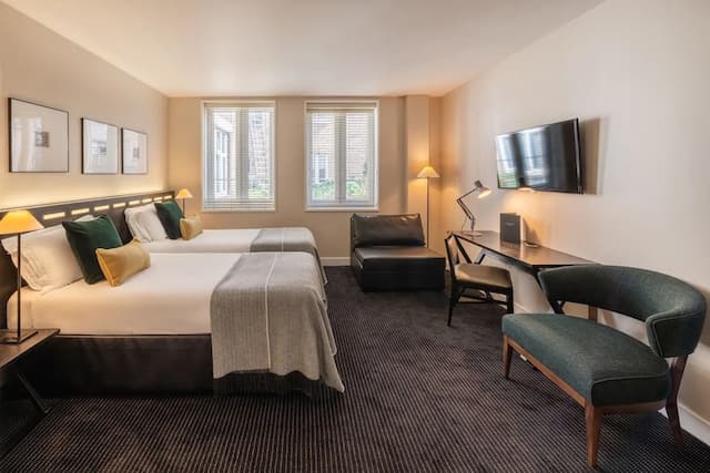 The Resident Soho-高级双人房-2