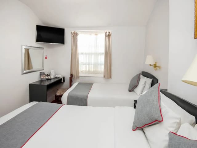 세인트 조지 호텔-스탠다드 트리플룸-2