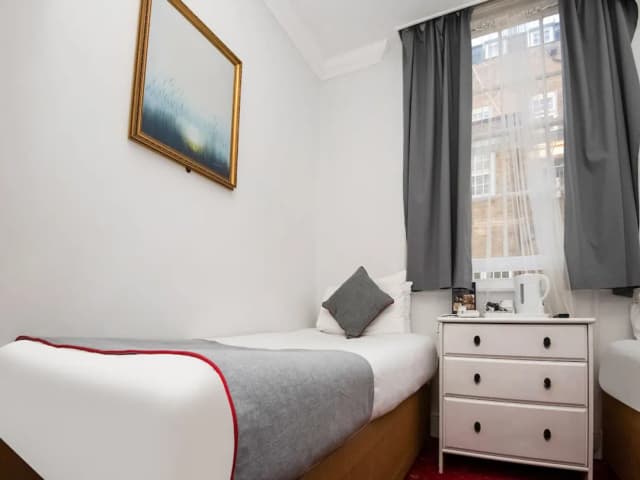 세인트 조지 호텔-스탠다드 트윈룸-7