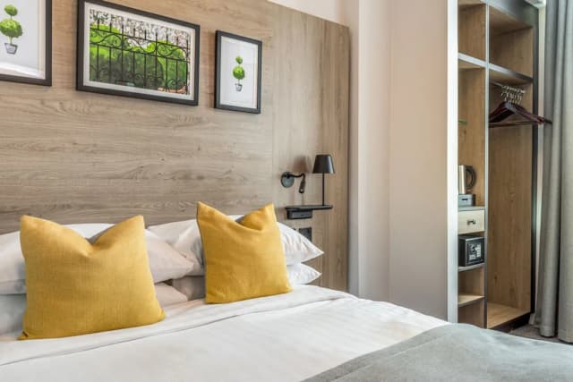 王子廣場酒店-Standard Double Room-13