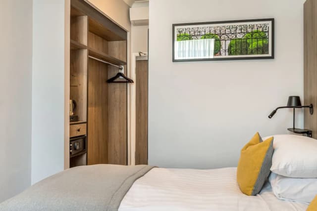 王子廣場酒店-Standard Double Room-15