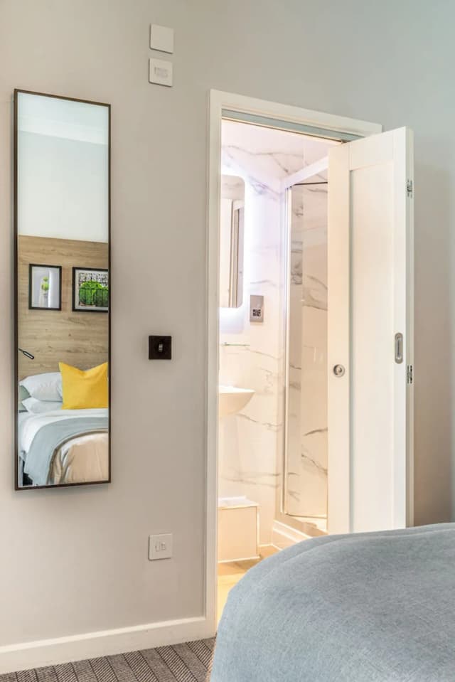 王子廣場酒店-Standard Double Room-11