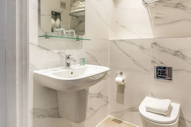 王子廣場酒店-Standard Double Room-18