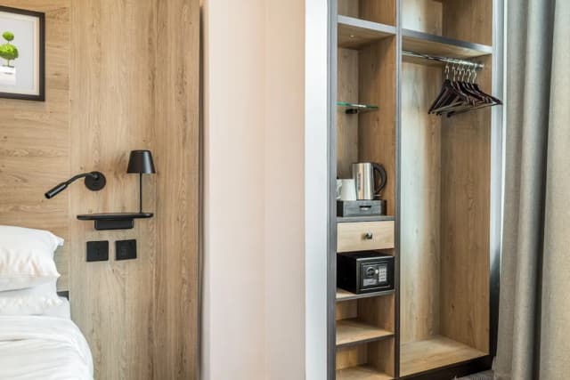 王子廣場酒店-Standard Double Room-12