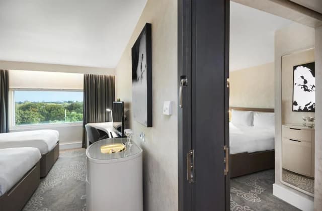 Hilton London Heathrow Airport Hotel-Family Room, Connecting Rooms-5
