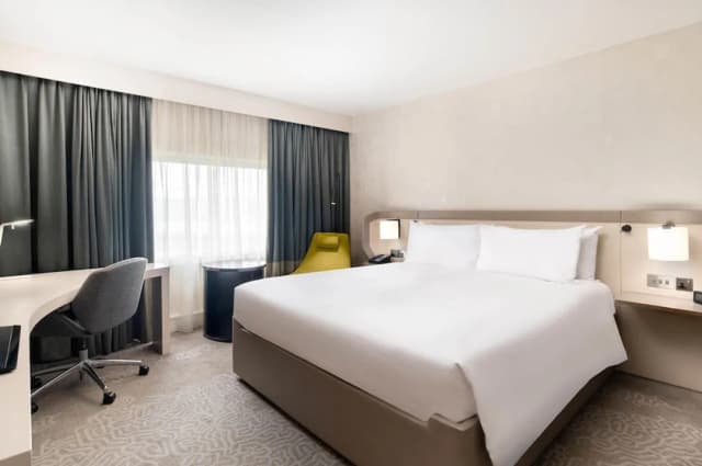 Hilton London Heathrow Airport Hotel-Room, 1 King Bed-1