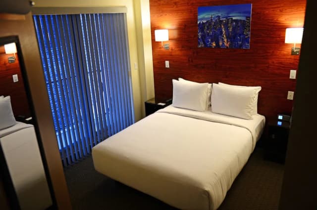 紐約雷迪森萊辛頓酒店-客房, 1 張加大雙人床-1