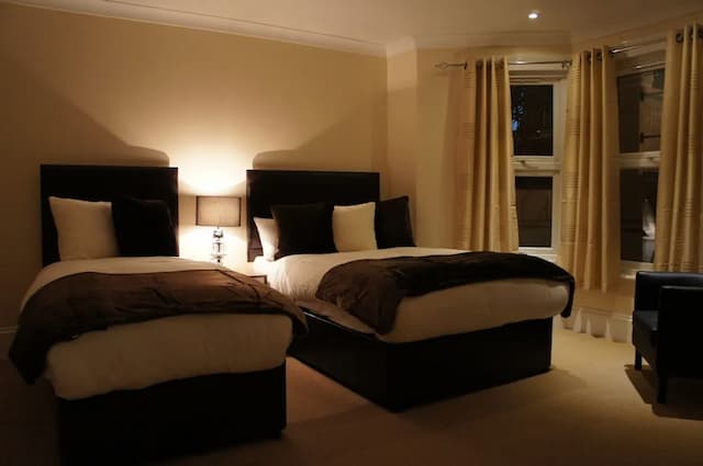 サファイア ホテル-トリプルルーム 専用バスルーム-3