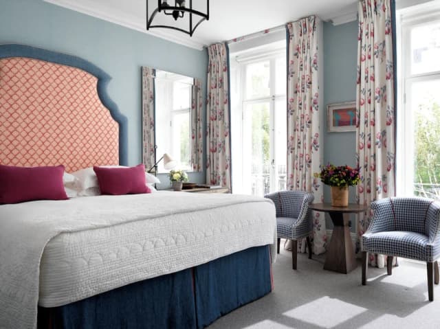 넘버 식스틴 호텔, 펌데일 호텔-디럭스룸-6