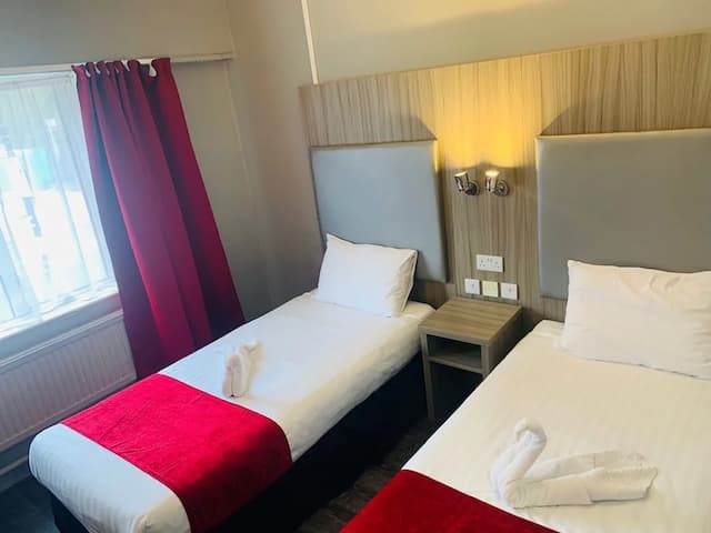 Hotel Lily-Twin Room-3