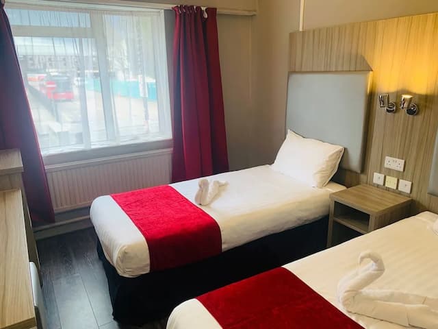 Hotel Lily-Twin Room-2