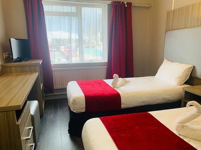 Hotel Lily-Twin Room-4