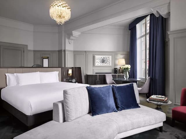 The Trafalgar St. James London, Curio Collection by Hilton-Suite (Landseer)-3