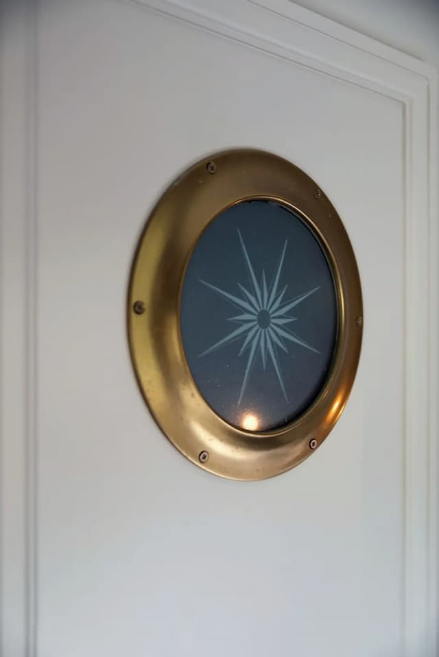 ザ パイロット-キャビン (Captain)-13