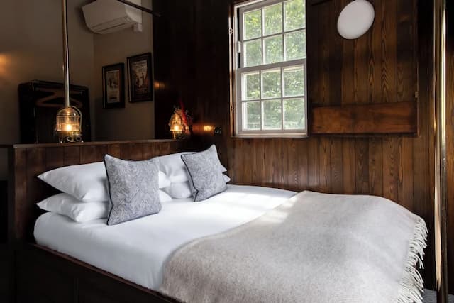 ザ パイロット-キャビン (Captain)-6