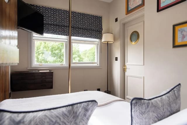 ザ パイロット-キャビン (Captain)-3