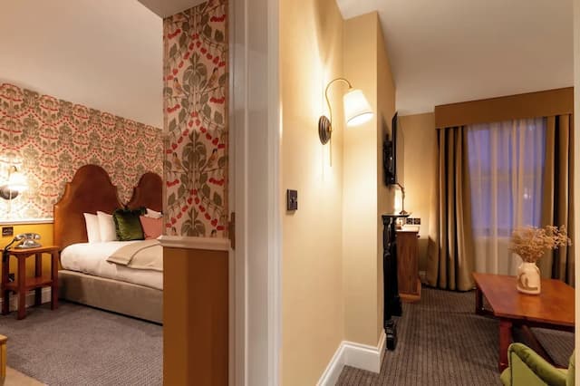 The Drayton Court Hotel-Luxury Suite-45