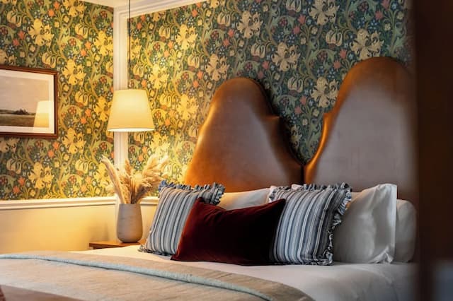 The Drayton Court Hotel-Luxury Suite-13