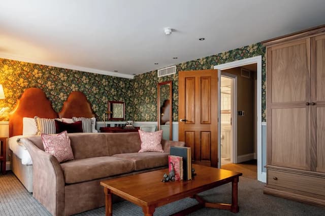 The Drayton Court Hotel-Luxury Suite-6