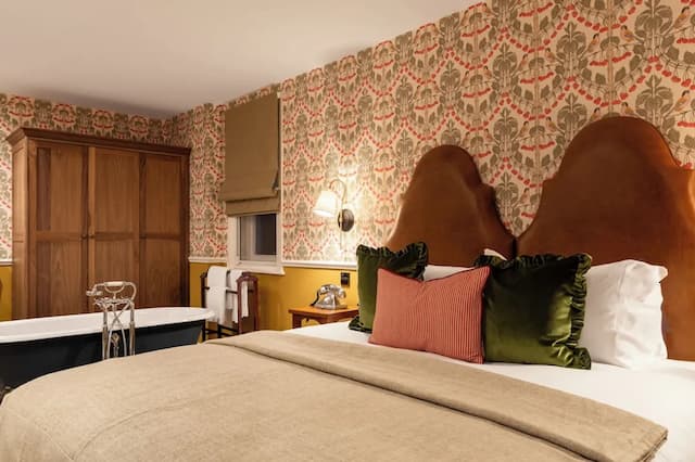 The Drayton Court Hotel-Luxury Suite-38