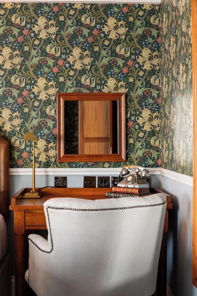 The Drayton Court Hotel-Luxury Suite-19