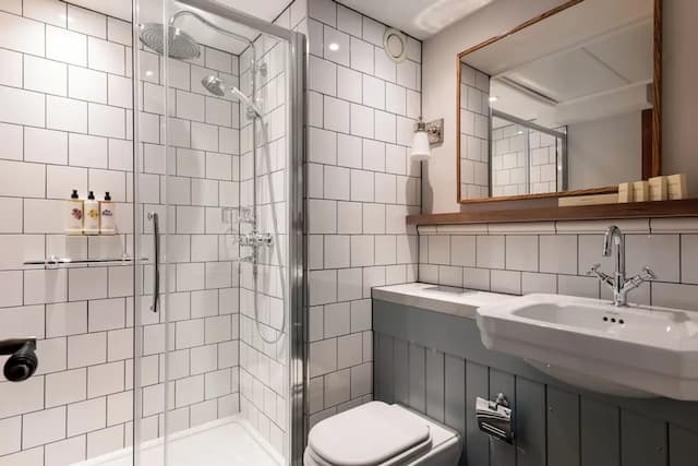 The Drayton Court Hotel-Luxury Suite-27