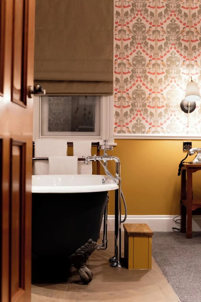 The Drayton Court Hotel-Luxury Suite-49