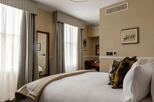 The Drayton Court Hotel-Double Room-5