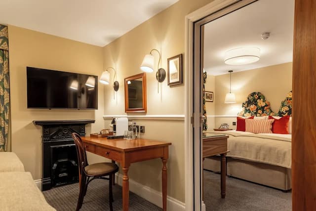 The Drayton Court Hotel-Luxury Double or Twin Room-27