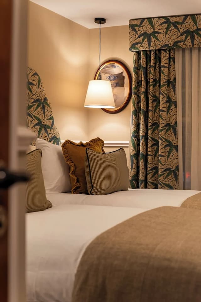 The Drayton Court Hotel-Luxury Double or Twin Room-18
