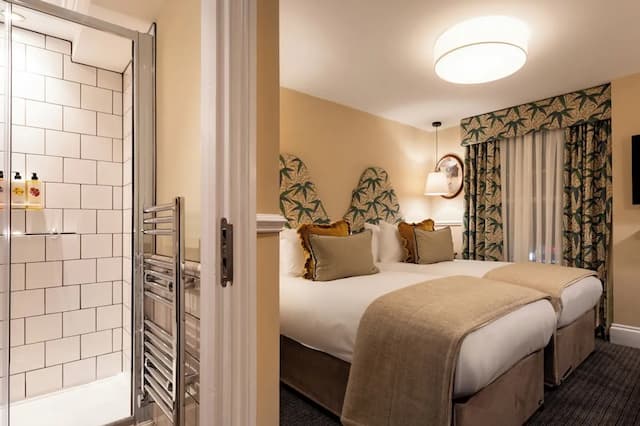 The Drayton Court Hotel-Luxury Double or Twin Room-13