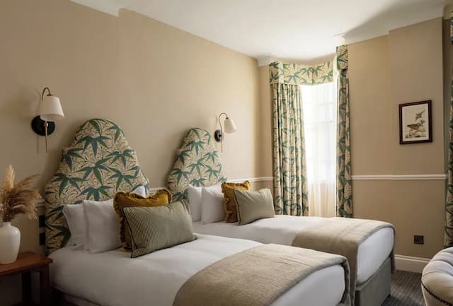 The Drayton Court Hotel-Luxury Double or Twin Room-6