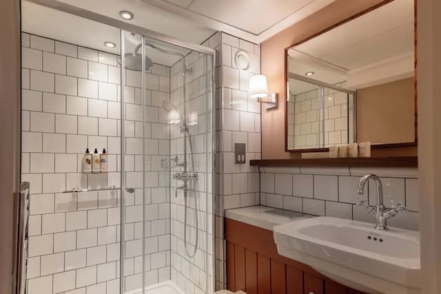 The Drayton Court Hotel-Luxury Double or Twin Room-29