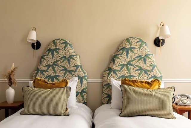 The Drayton Court Hotel-Luxury Double or Twin Room-9