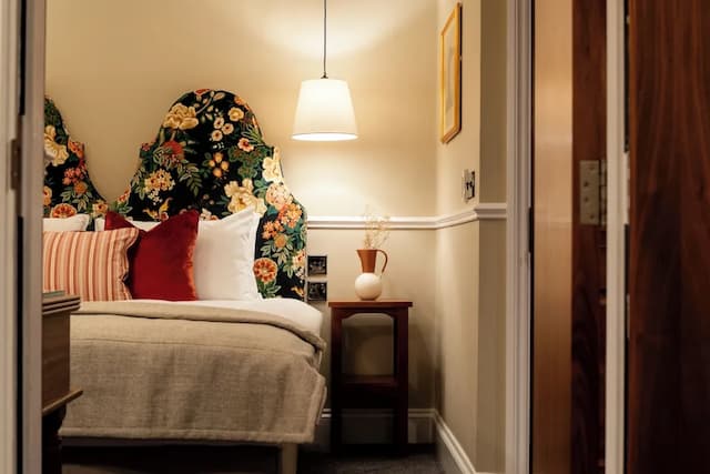 The Drayton Court Hotel-Luxury Double or Twin Room-23