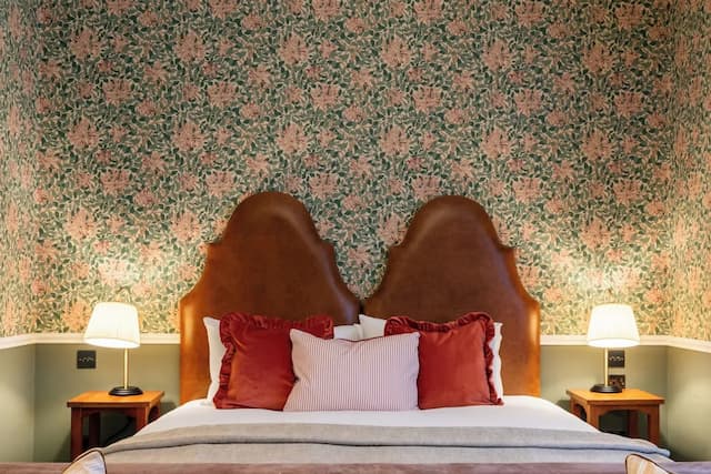 The Drayton Court Hotel-Junior Suite, 1 Bedroom, Bathtub-15