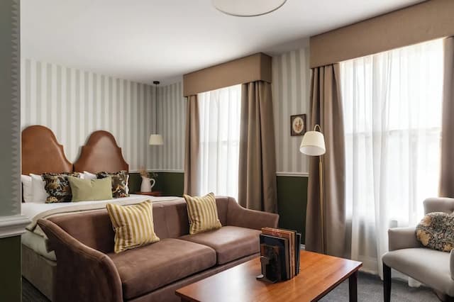 The Drayton Court Hotel-Junior Suite, 1 Bedroom, Bathtub-5