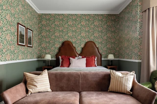 The Drayton Court Hotel-Junior Suite, 1 Bedroom, Bathtub-13